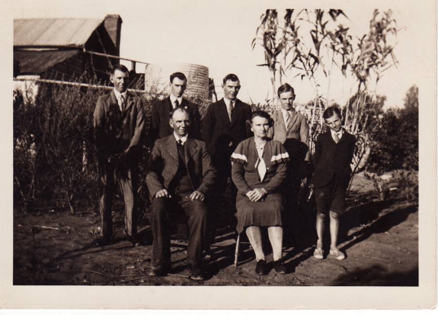 photo_of_john_george_johnston_and_ada_lillian_fisher_little_and_family.jpg