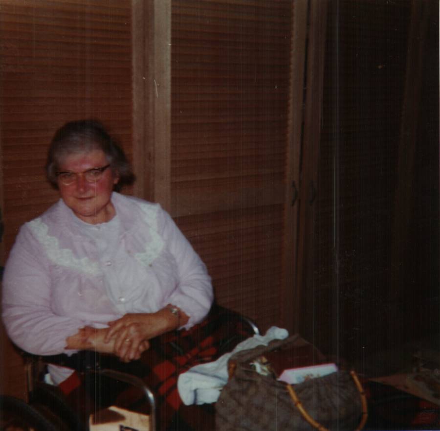 picture_046_-_aunty_jean_hughes.jpg