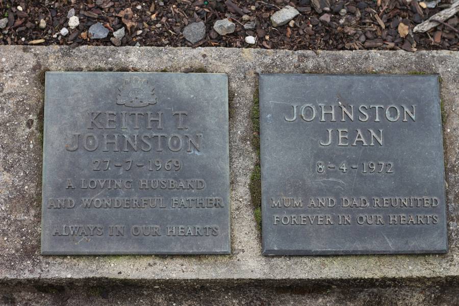 1969_-_photograph_-_burial_plaque_for_keith_thomas_johnston_at_fawkner_-_taken_july_2013.jpg