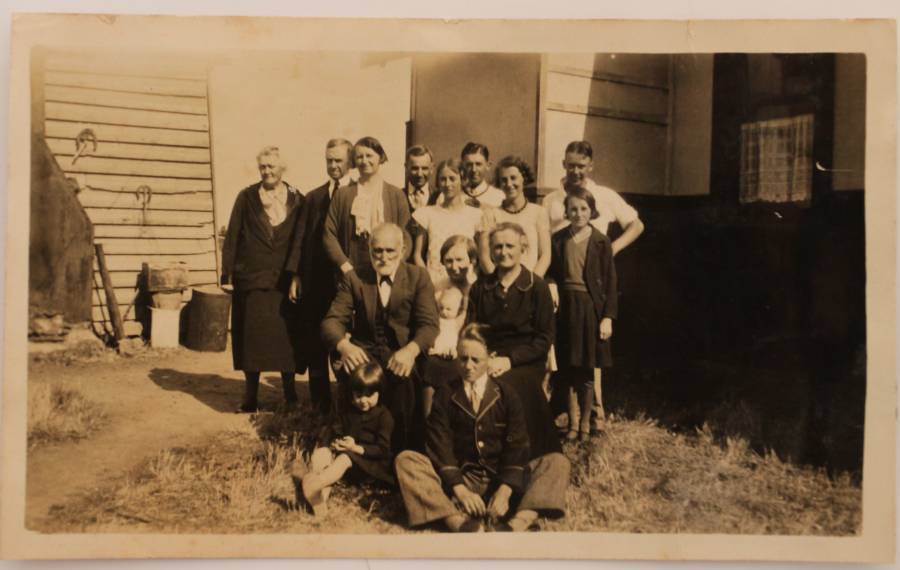 1933_-_photograph_-_christmas_at_arthur_johnstons_at_little_river_-_img_2739.jpg